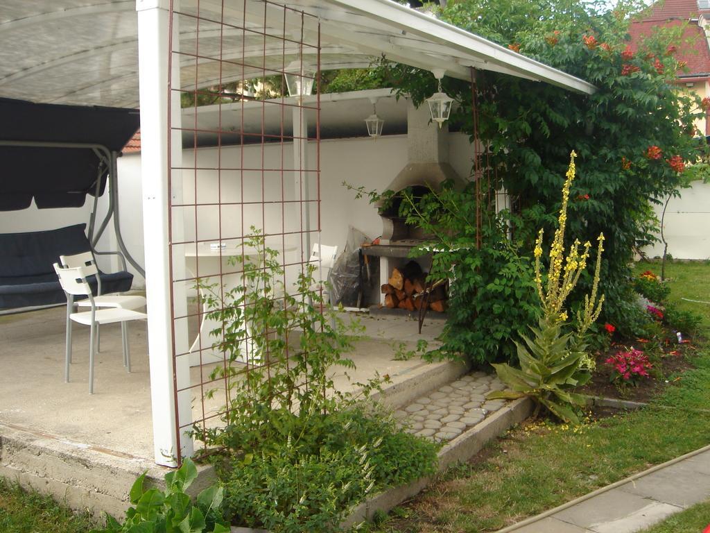 Ferienwohnung Dum V Podzamci Mělník Exterior foto